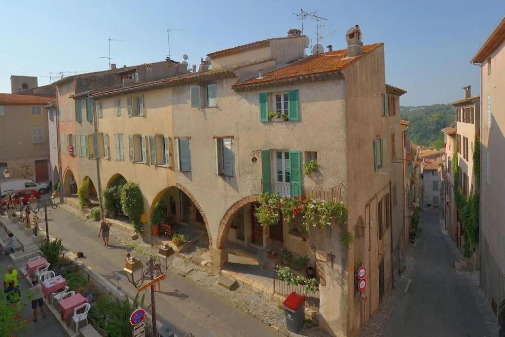 Appartement Situe Place Des Arcades A Biot A 4 Min De La Mer Et Des Plages Kültér fotó