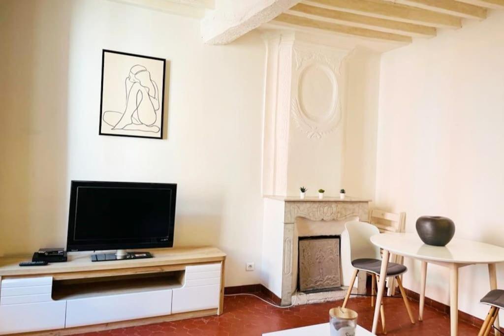 Appartement Situe Place Des Arcades A Biot A 4 Min De La Mer Et Des Plages Kültér fotó